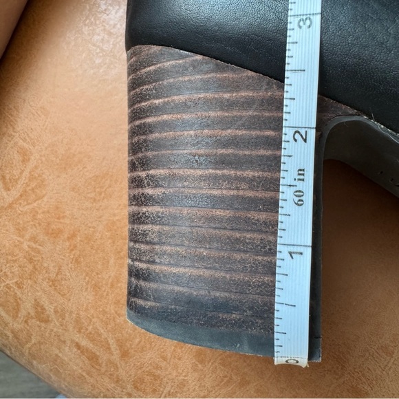 LUCKY BRAND NILAFA ANKLE BOOTIE BLACK WATERPROOF LEATHER SIZE 8 EUC - Picture 9 of 12